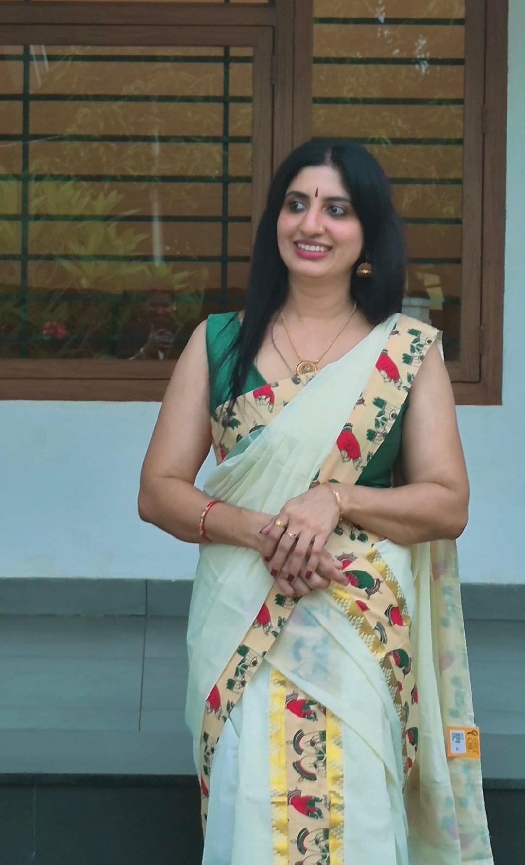 Green Set Mundu - Image 4